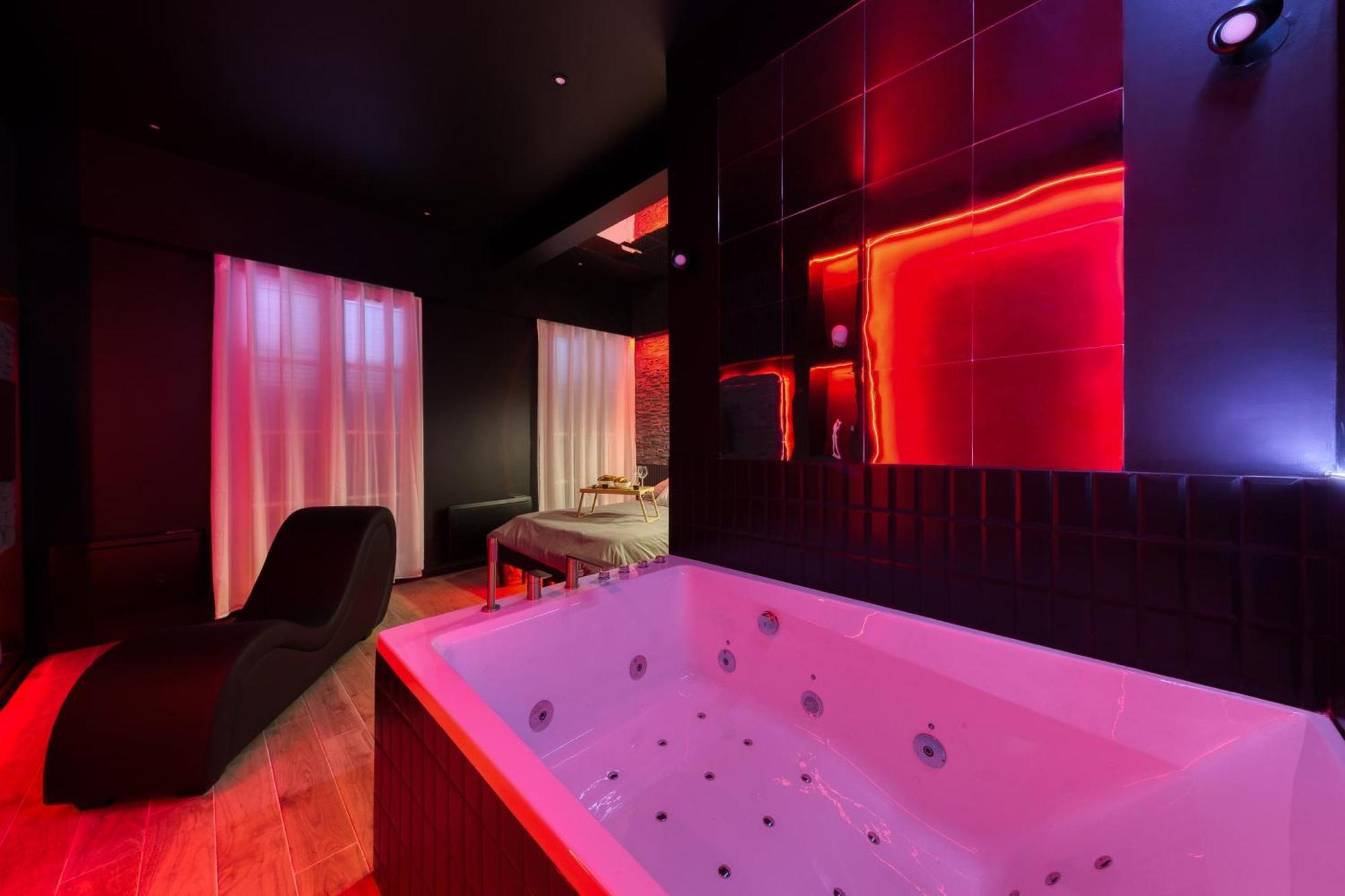 Suite Deluxe - Jacuzzi مُلا المظهر الخارجي الصورة